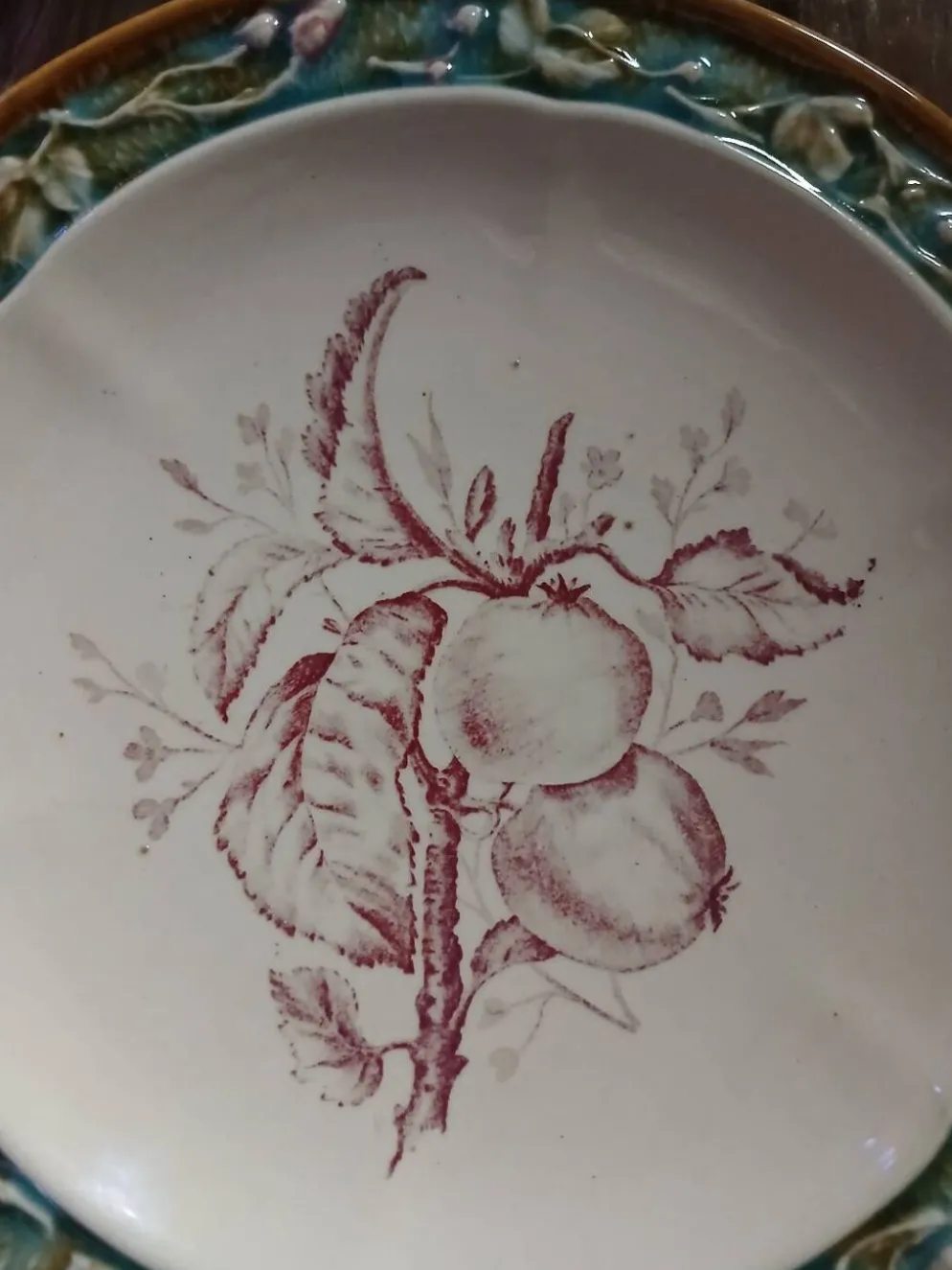 5 assiettes anciennes majolique Longchamp