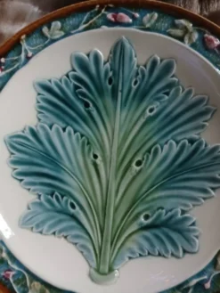 5 assiettes anciennes majolique Longchamp