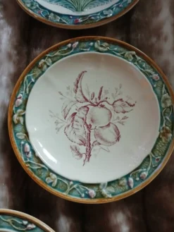 5 assiettes anciennes majolique Longchamp