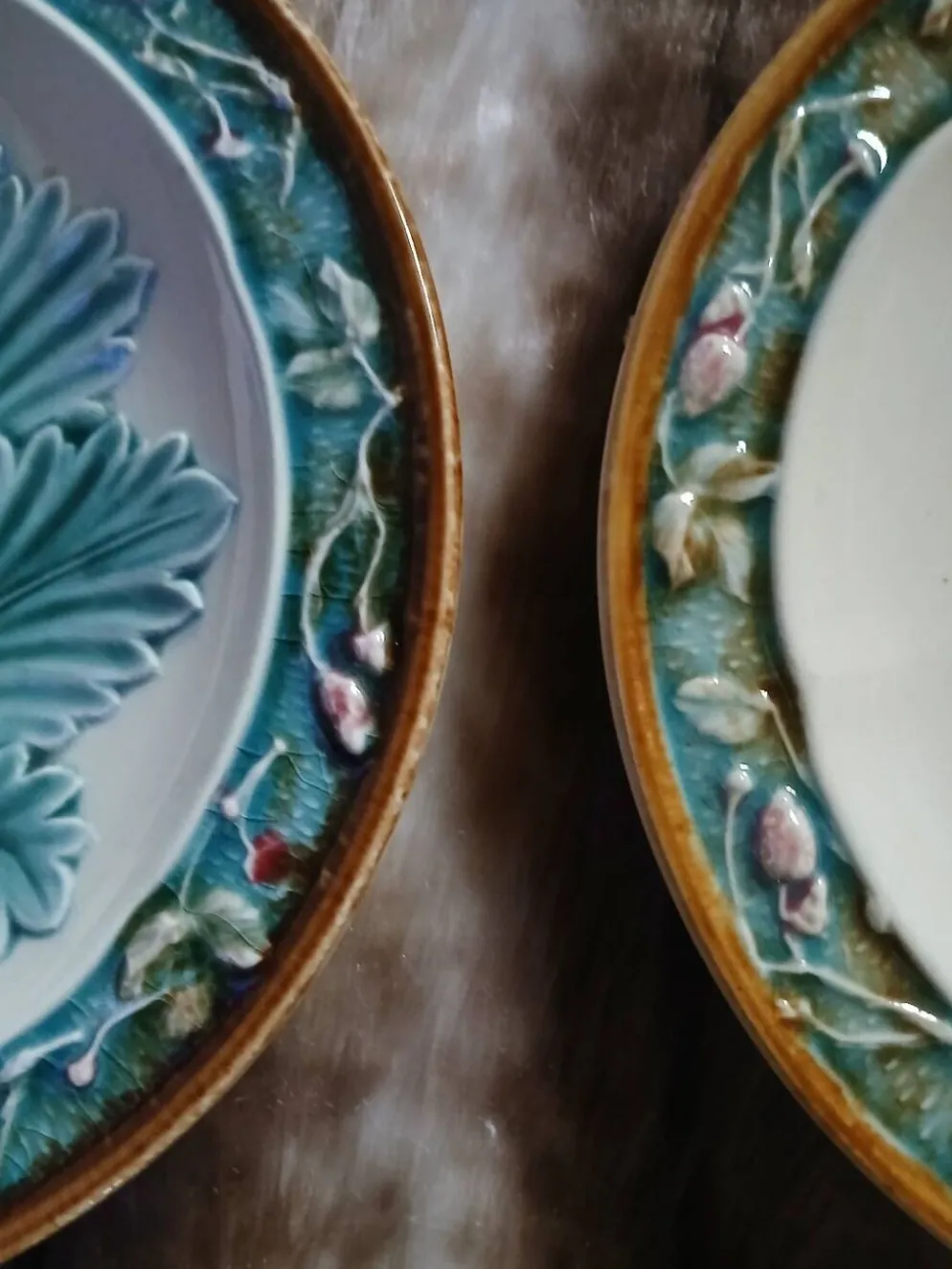 5 assiettes anciennes majolique Longchamp