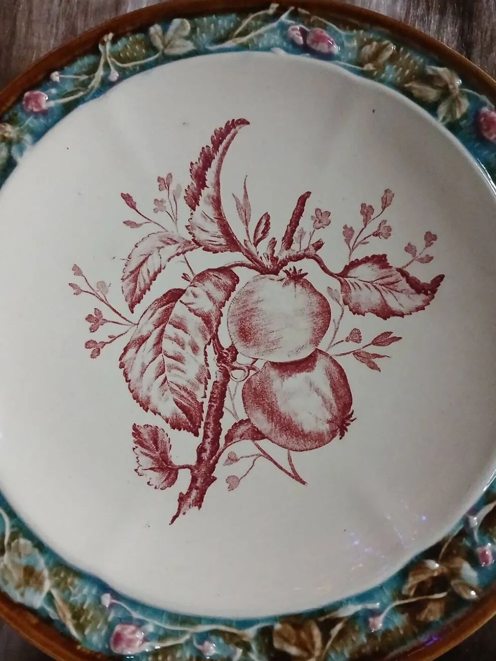 5 assiettes anciennes majolique Longchamp