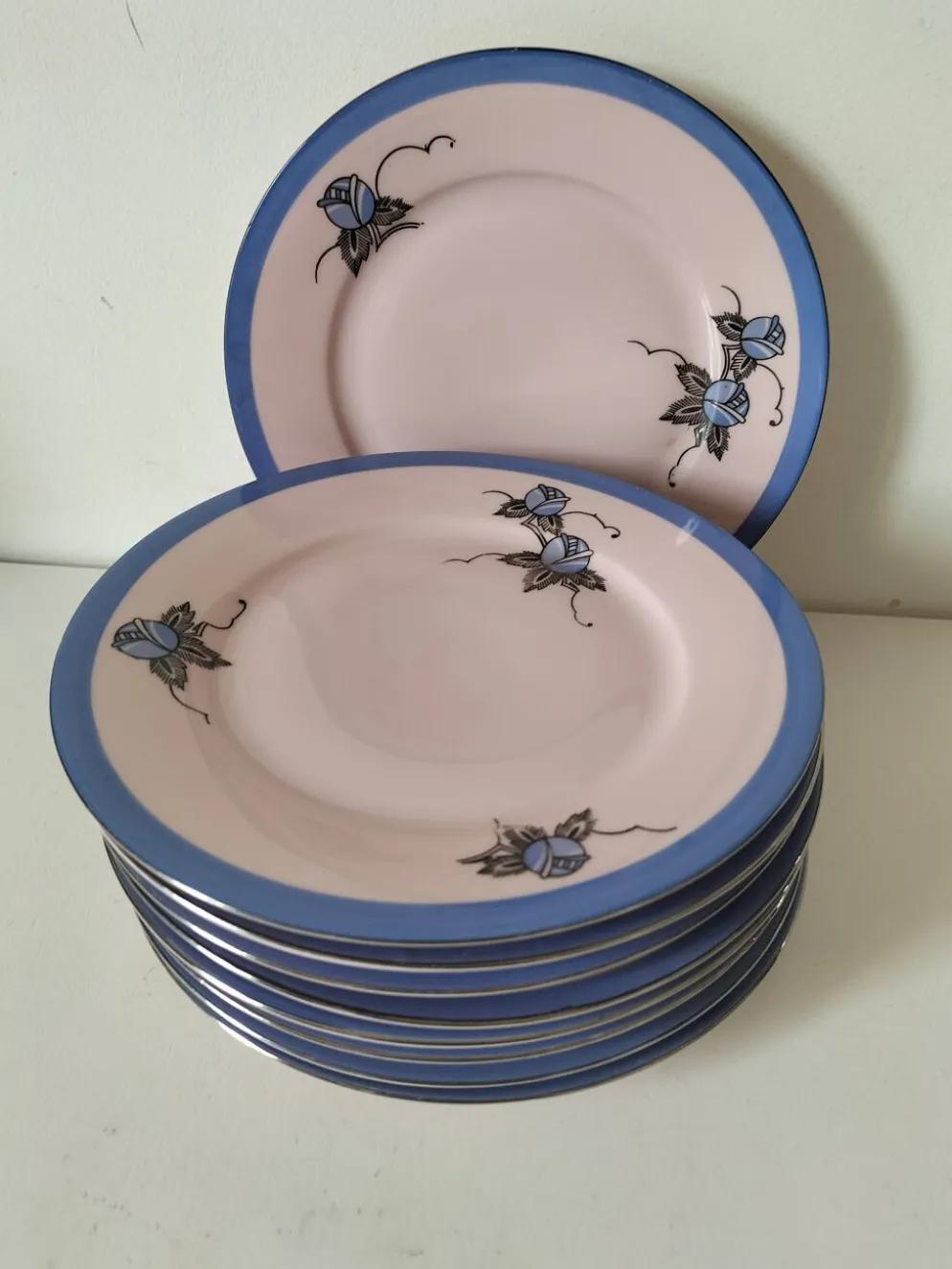 8 assiettes Art déco roses et bleues – Tchécoslovaquie – années 1930