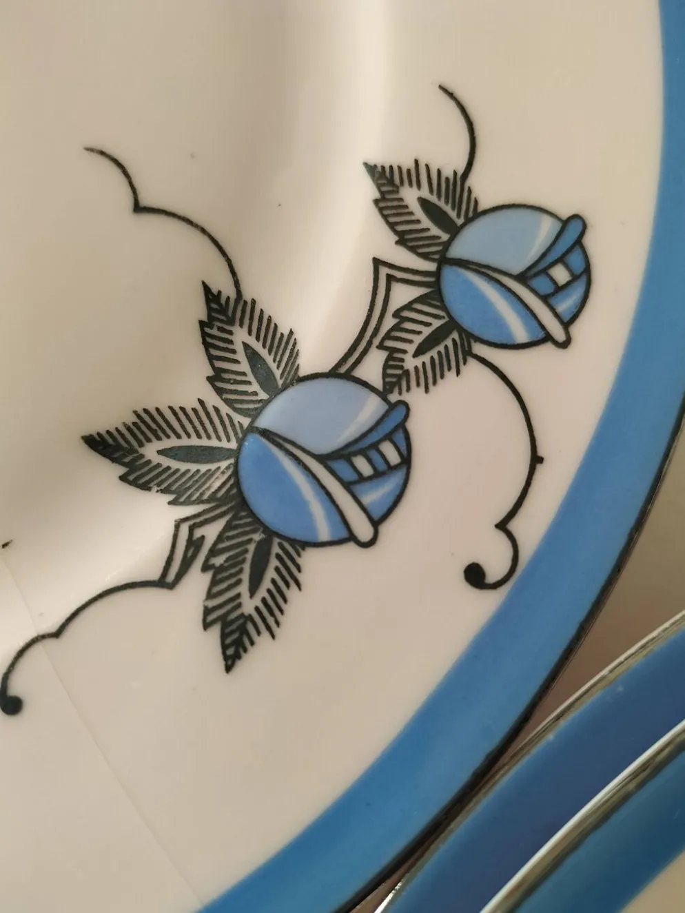 8 assiettes Art déco roses et bleues – Tchécoslovaquie – années 1930