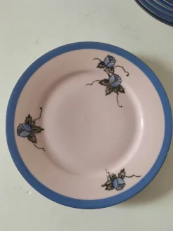 8 assiettes Art déco roses et bleues – Tchécoslovaquie – années 1930