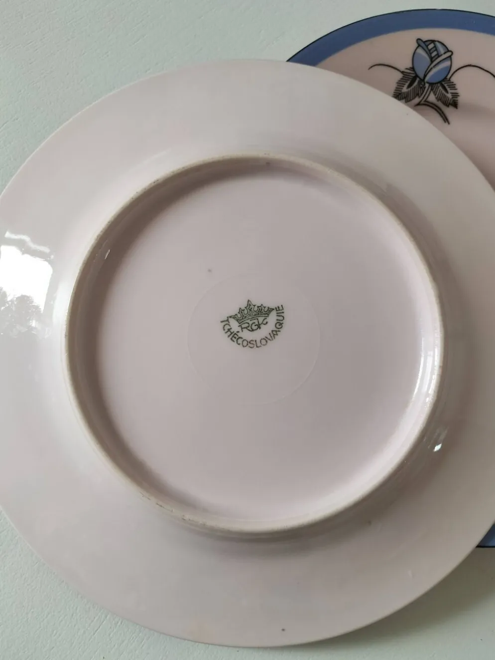 8 assiettes Art déco roses et bleues – Tchécoslovaquie – années 1930