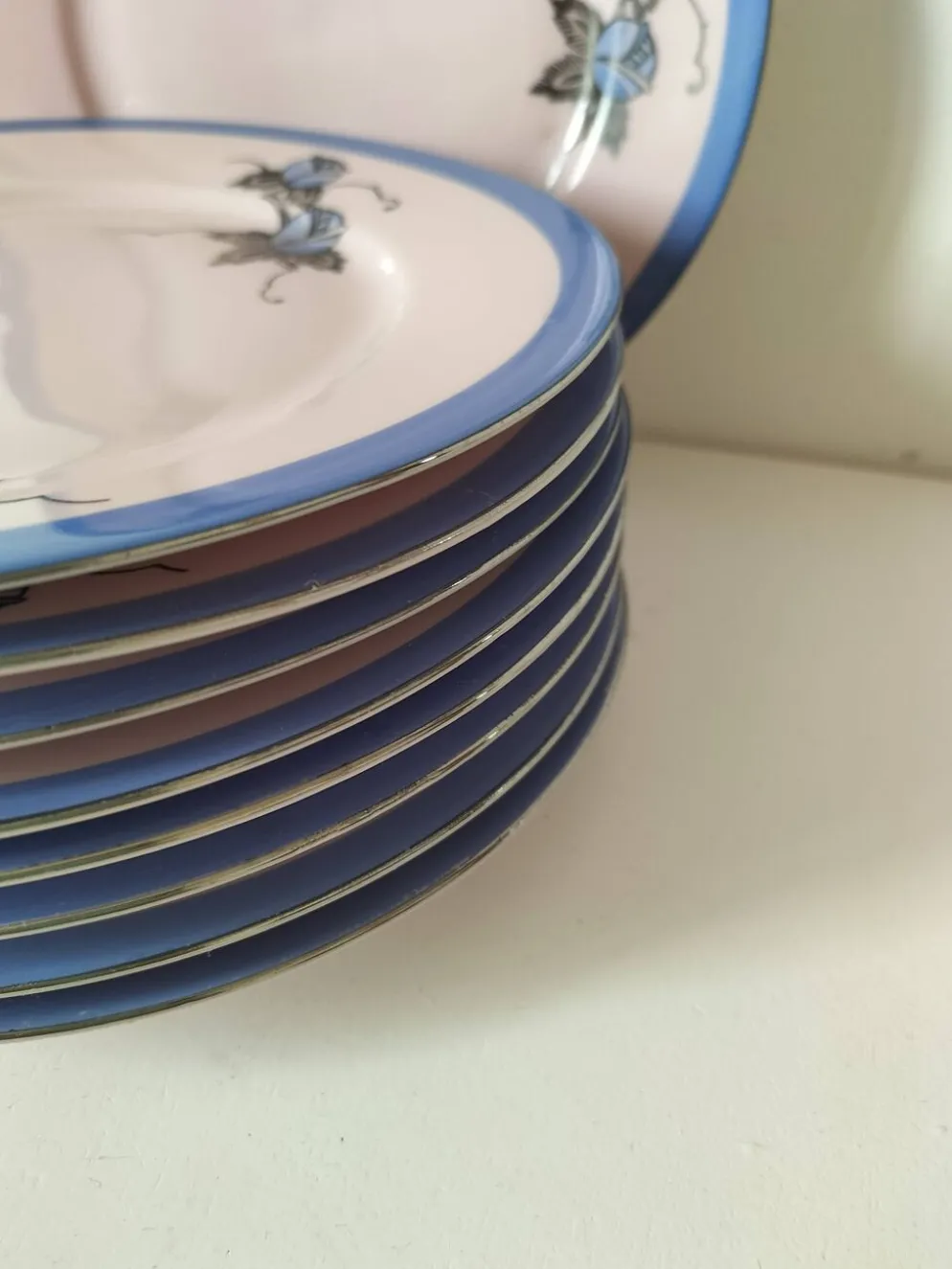 8 assiettes Art déco roses et bleues – Tchécoslovaquie – années 1930