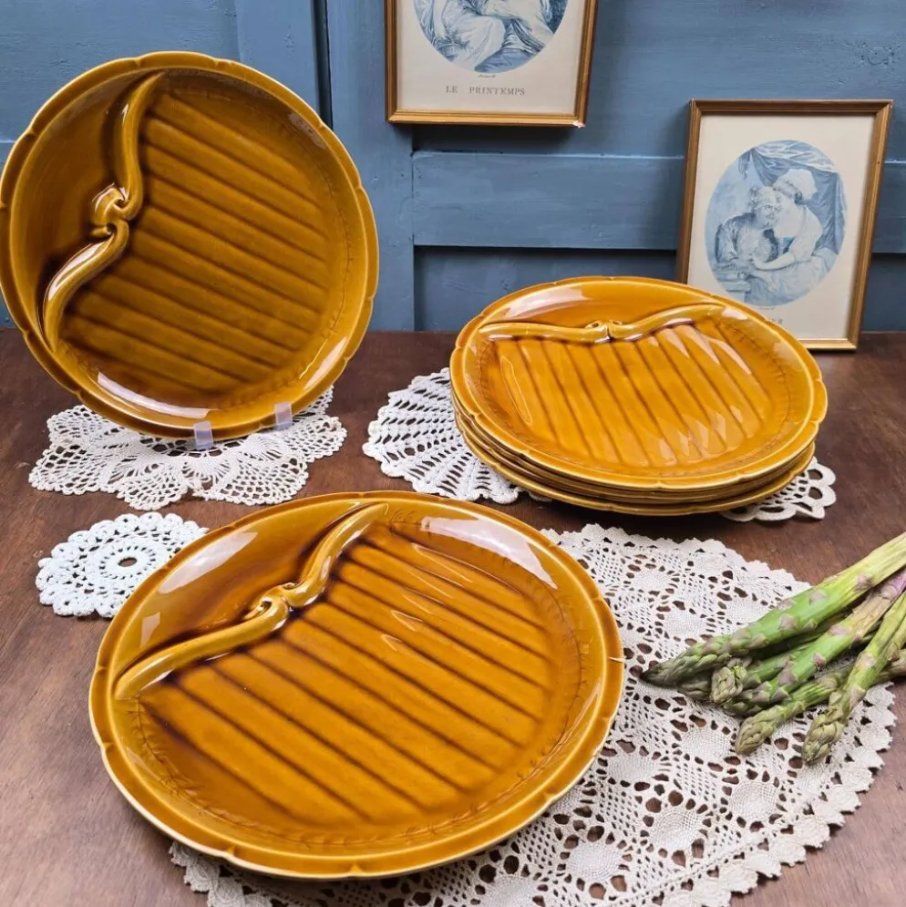6 assiettes à asperges en faïence Gien – émail brun-miel