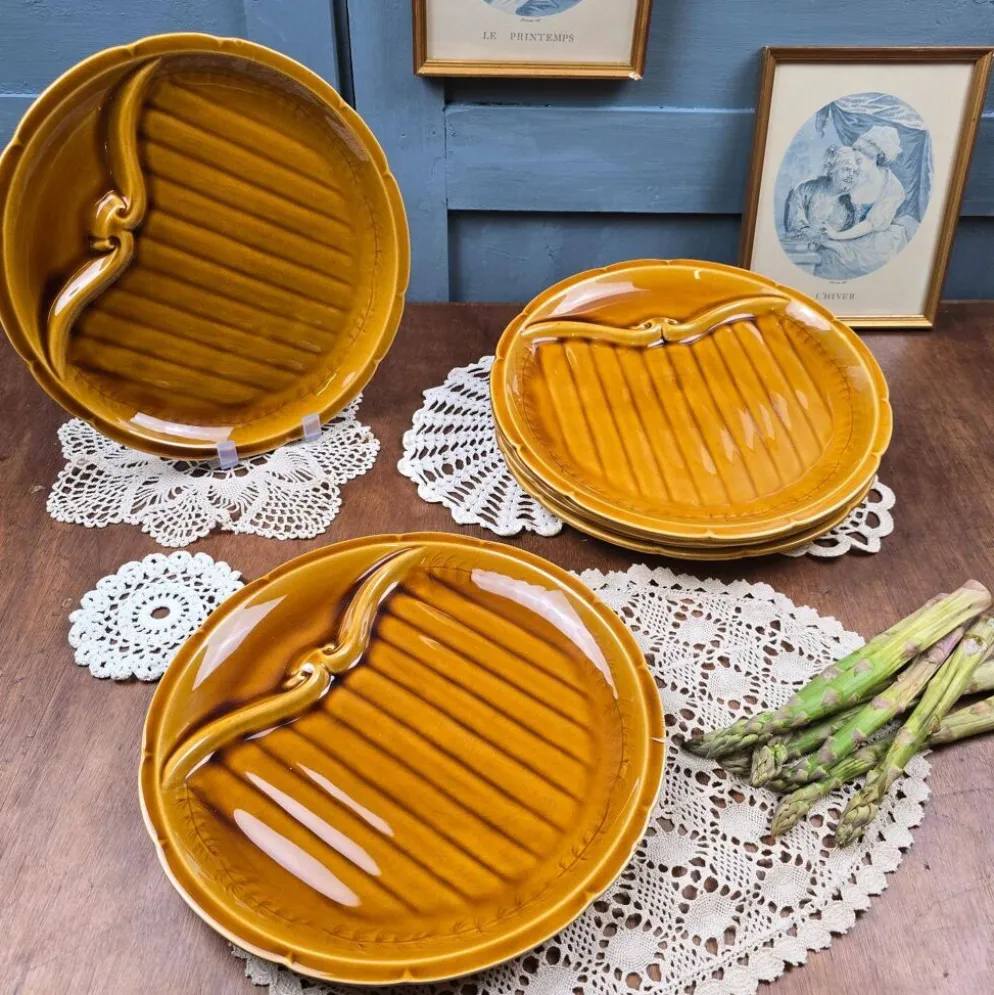 6 assiettes à asperges en faïence Gien – émail brun-miel