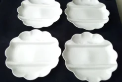 4 Assiettes à asperges en porcelaine de Limoges