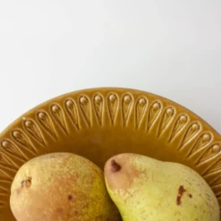 Assiette scandinave en céramique moutarde, années 1960