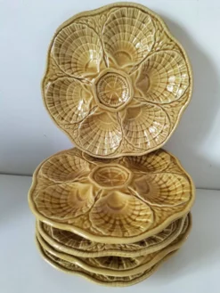 5 assiettes à coquillages Sarreguemines caramel, années 50
