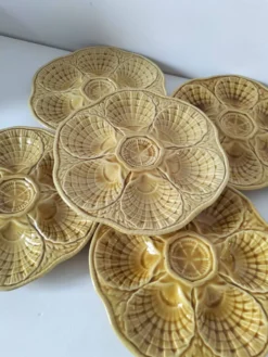 5 assiettes à coquillages Sarreguemines caramel, années 50
