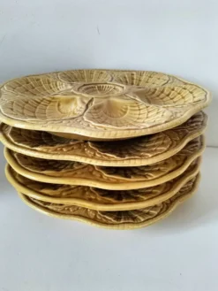 5 assiettes à coquillages Sarreguemines caramel, années 50