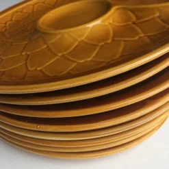 8 assiettes céramique artichauts
