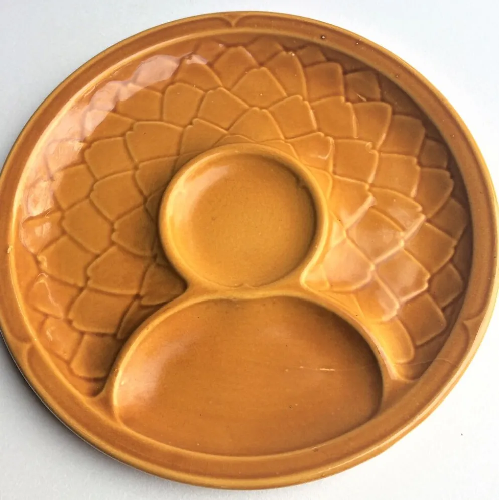8 assiettes céramique artichauts