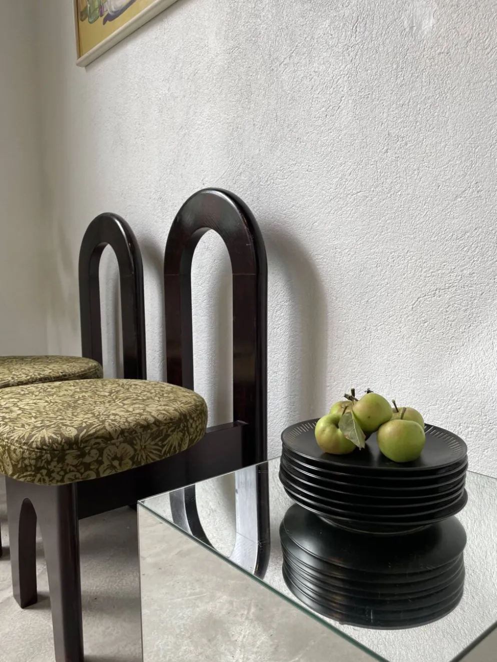 7 assiettes céramique noire