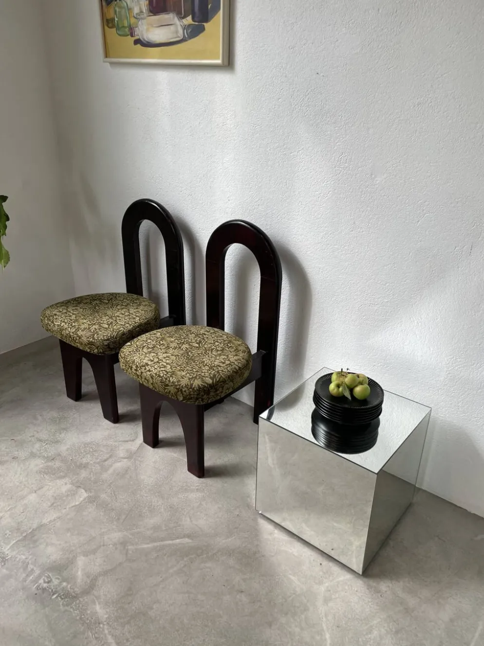 7 assiettes céramique noire