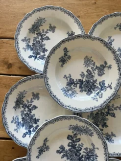 Assiettes creuses anciennes