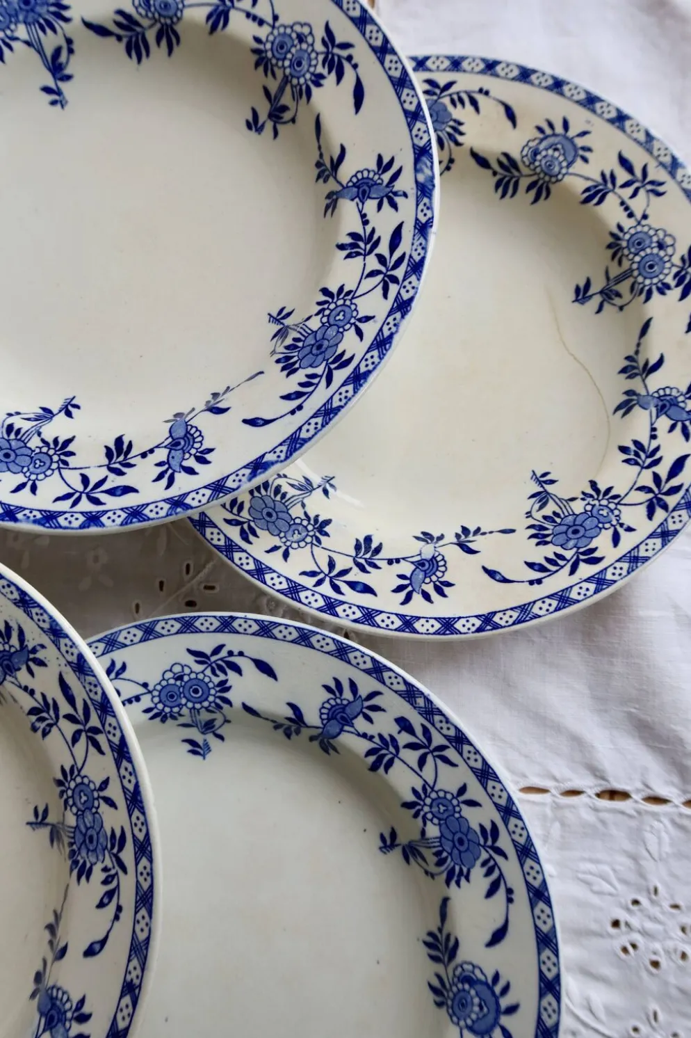 6 assiettes creuses anciennes porcelaine de Dresde bleu blanc
