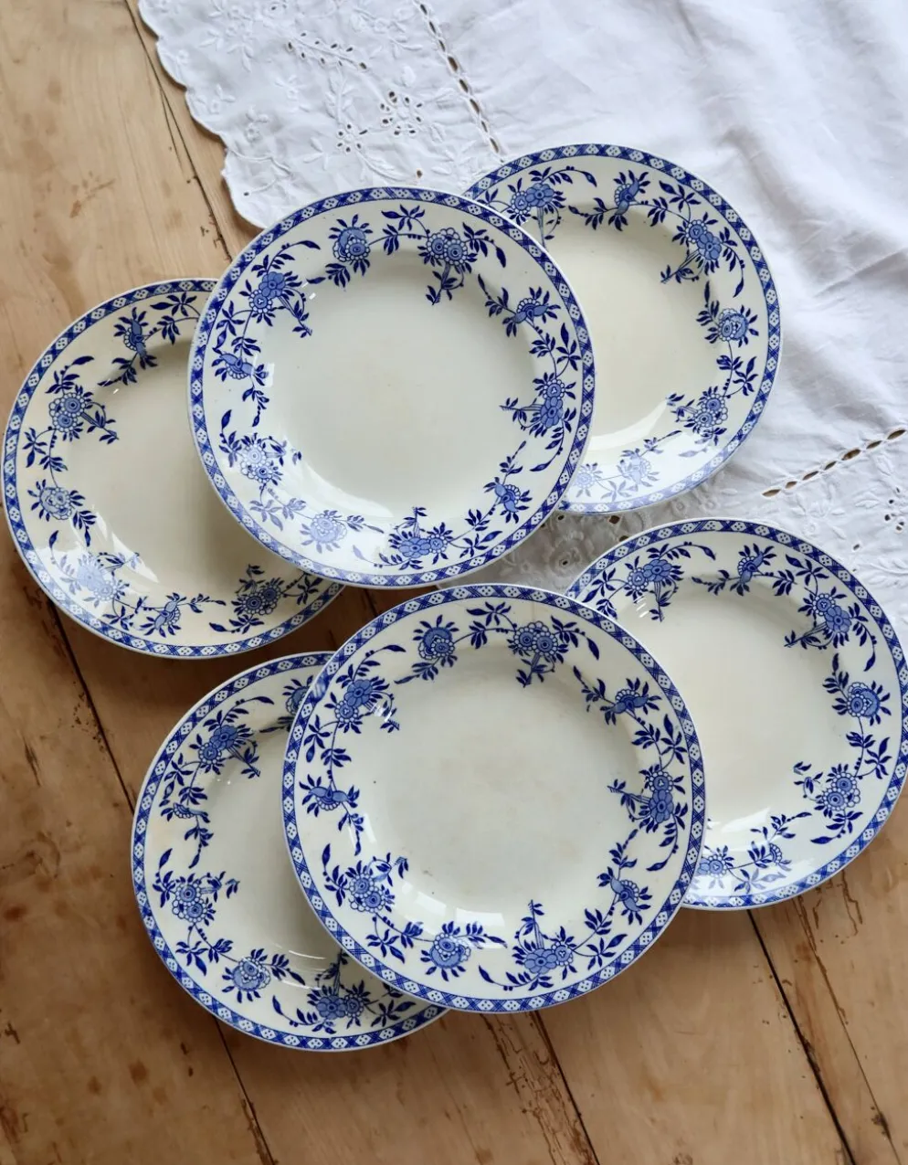 6 assiettes creuses anciennes porcelaine de Dresde bleu blanc