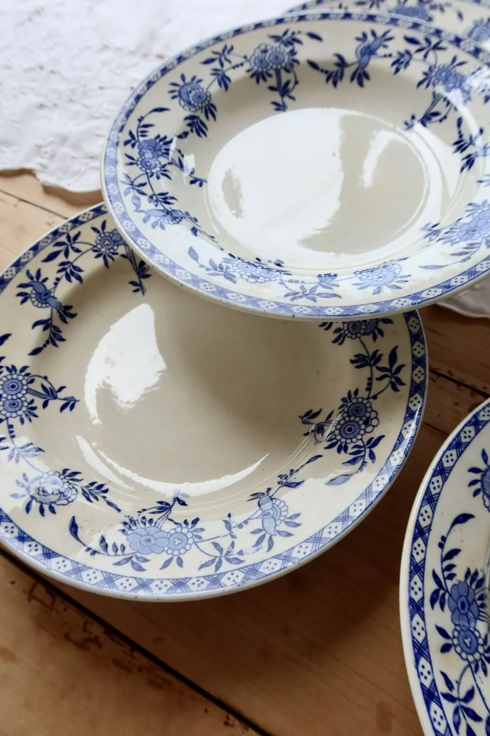 6 assiettes creuses anciennes porcelaine de Dresde bleu blanc