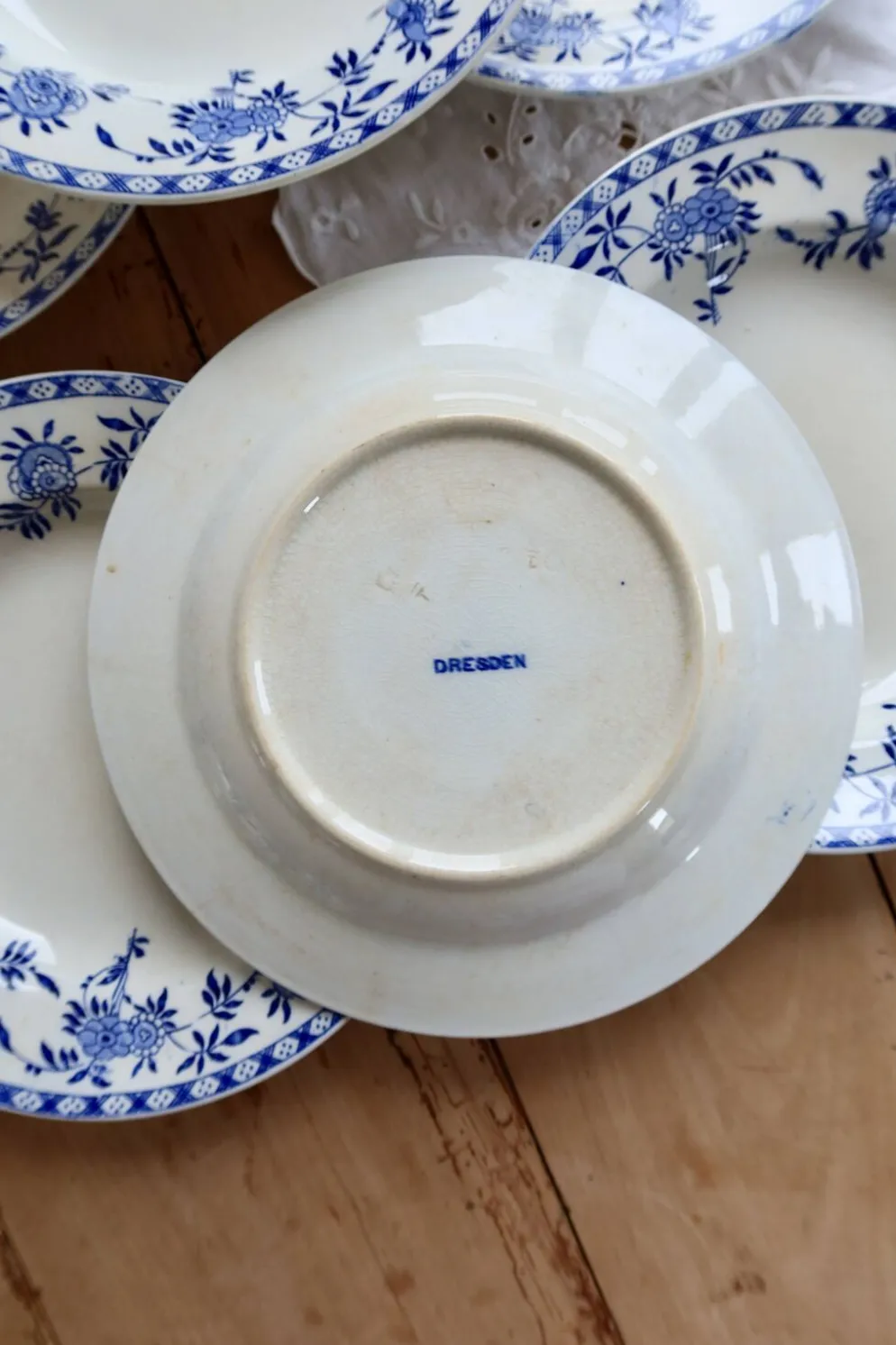 6 assiettes creuses anciennes porcelaine de Dresde bleu blanc