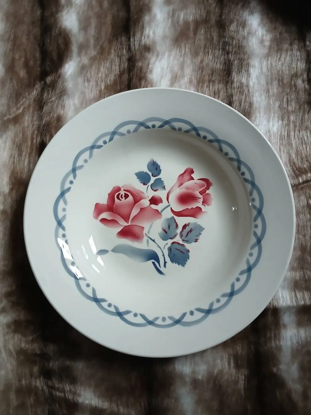 6 assiettes creuses anciennes dépareillées