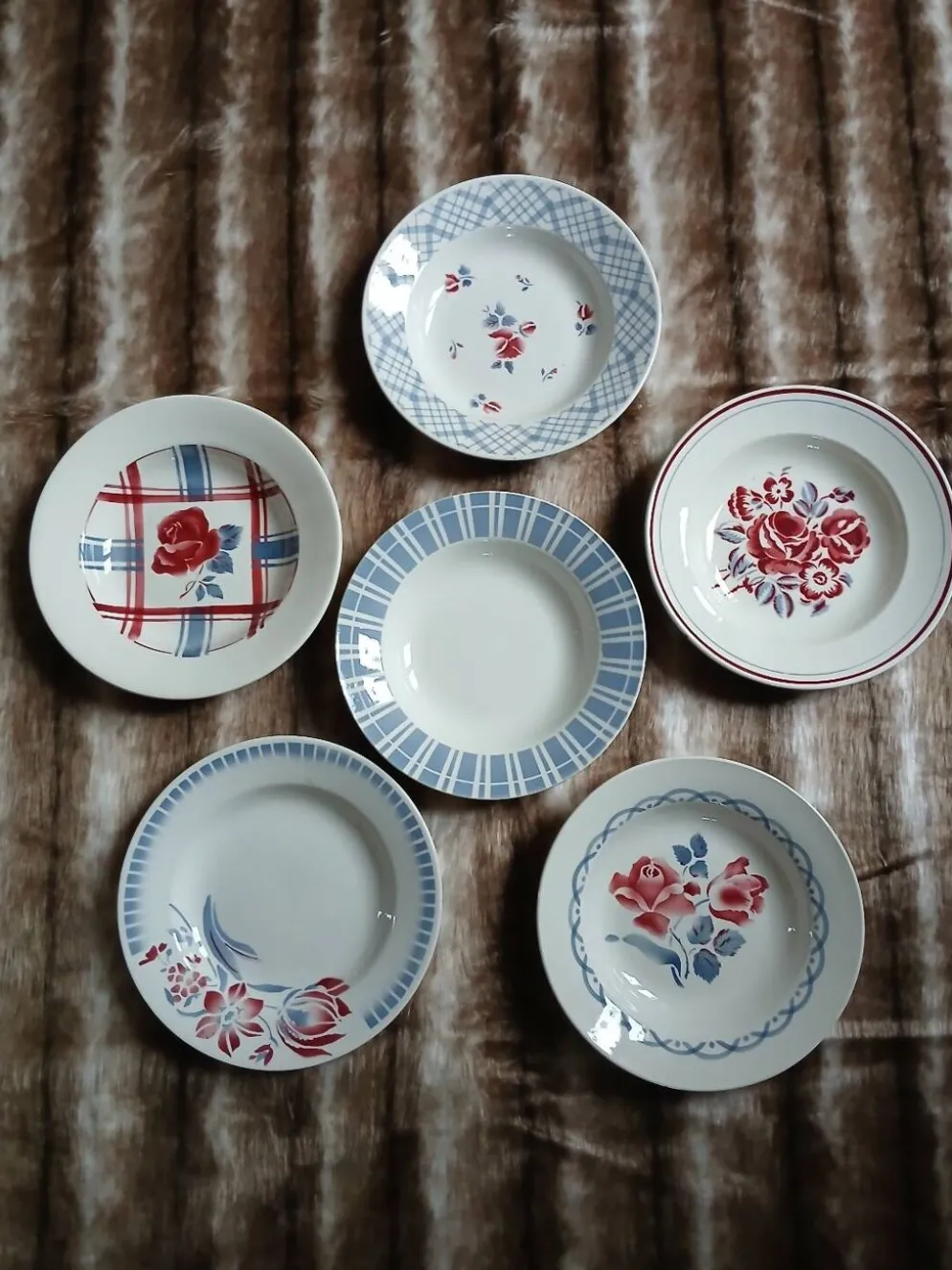6 assiettes creuses anciennes dépareillées