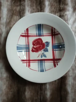 6 assiettes creuses anciennes dépareillées