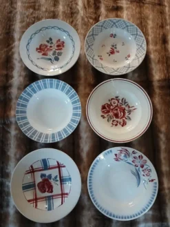 6 assiettes creuses anciennes dépareillées