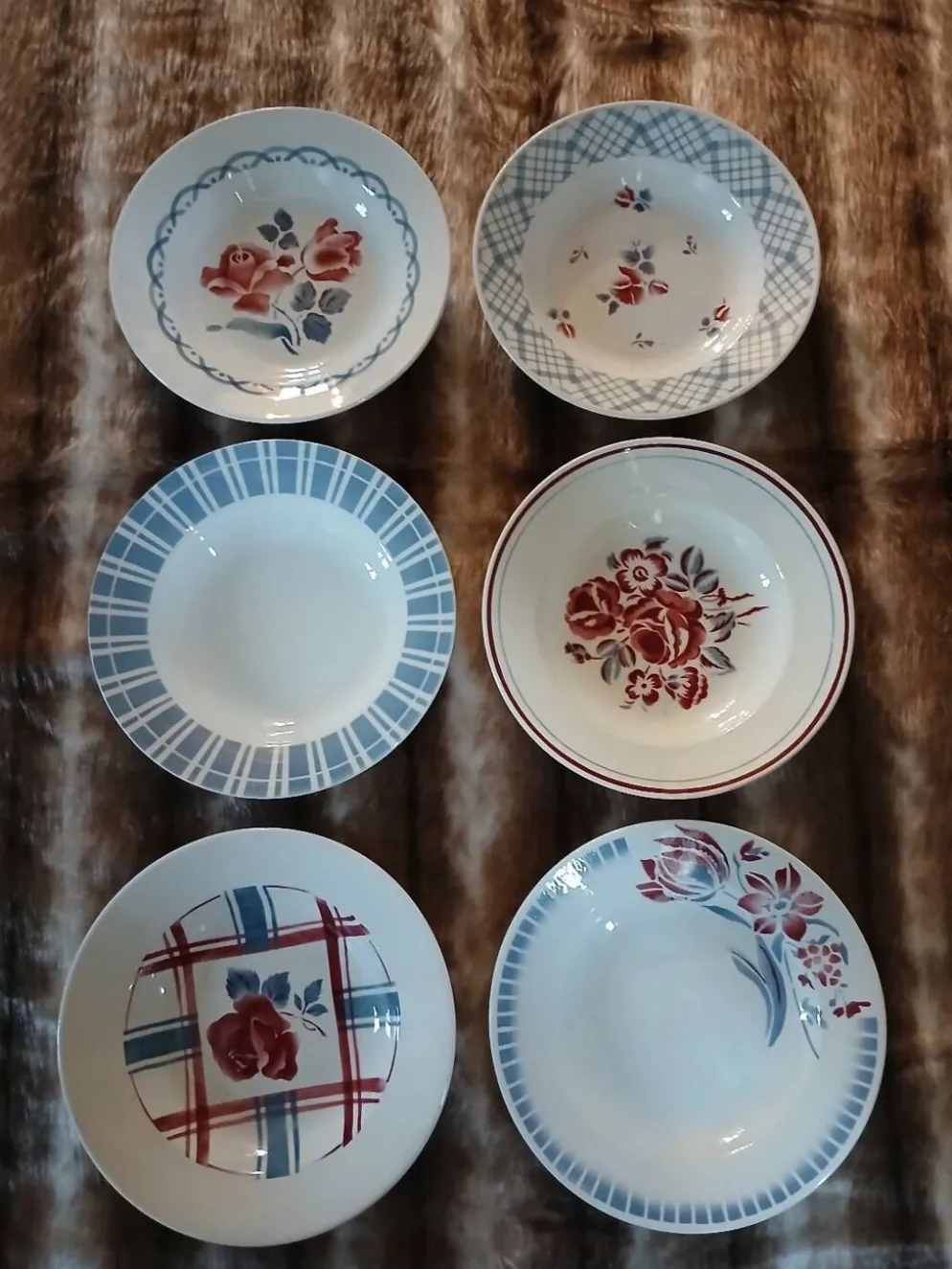 6 assiettes creuses anciennes dépareillées