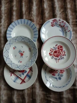 6 assiettes creuses anciennes dépareillées