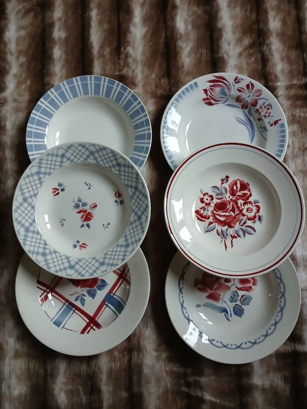 6 assiettes creuses anciennes dépareillées