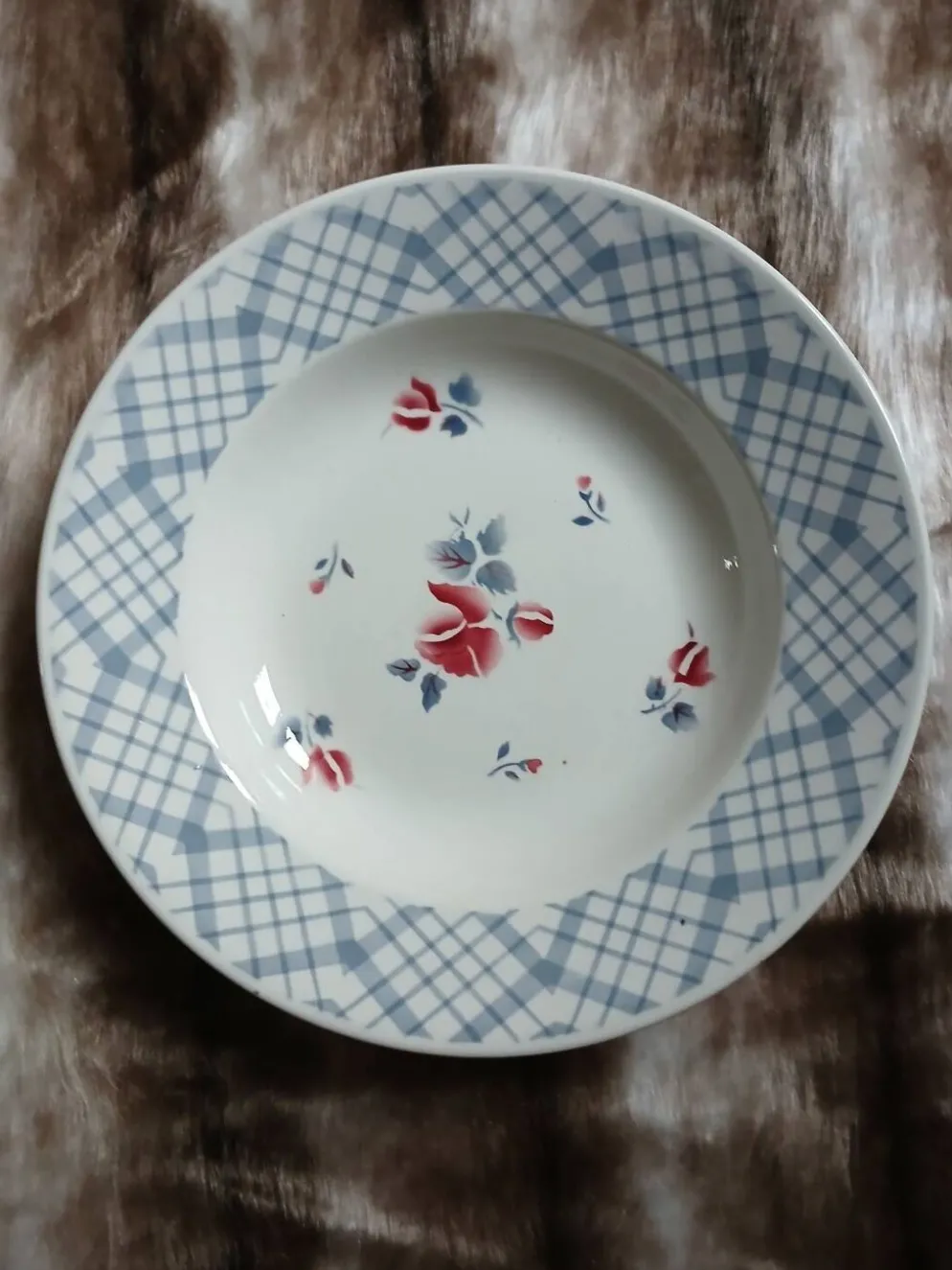 6 assiettes creuses anciennes dépareillées