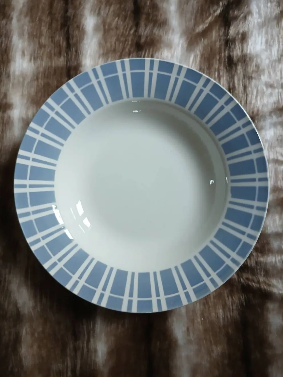 6 assiettes creuses anciennes dépareillées