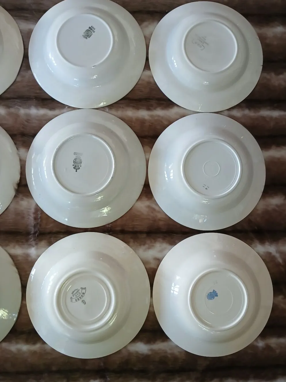 16 assiettes creuses anciennes dépareillées