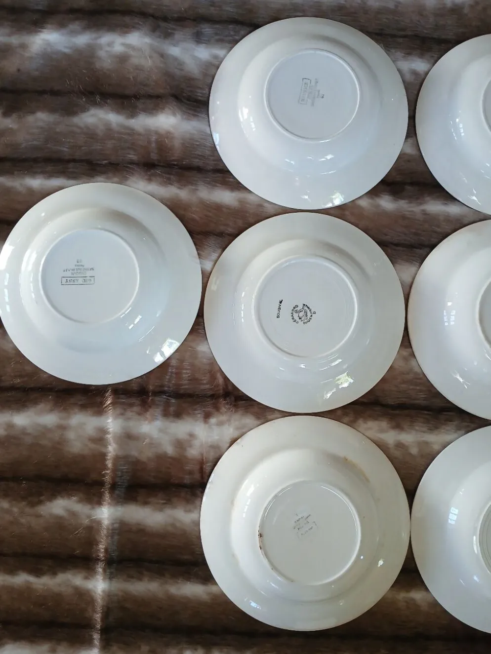 16 assiettes creuses anciennes dépareillées