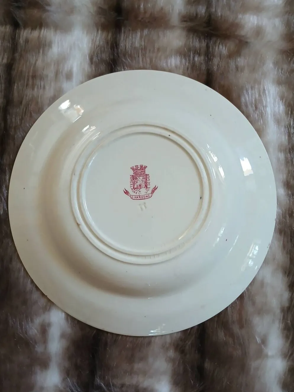9 assiettes creuses anciennes dépareillées