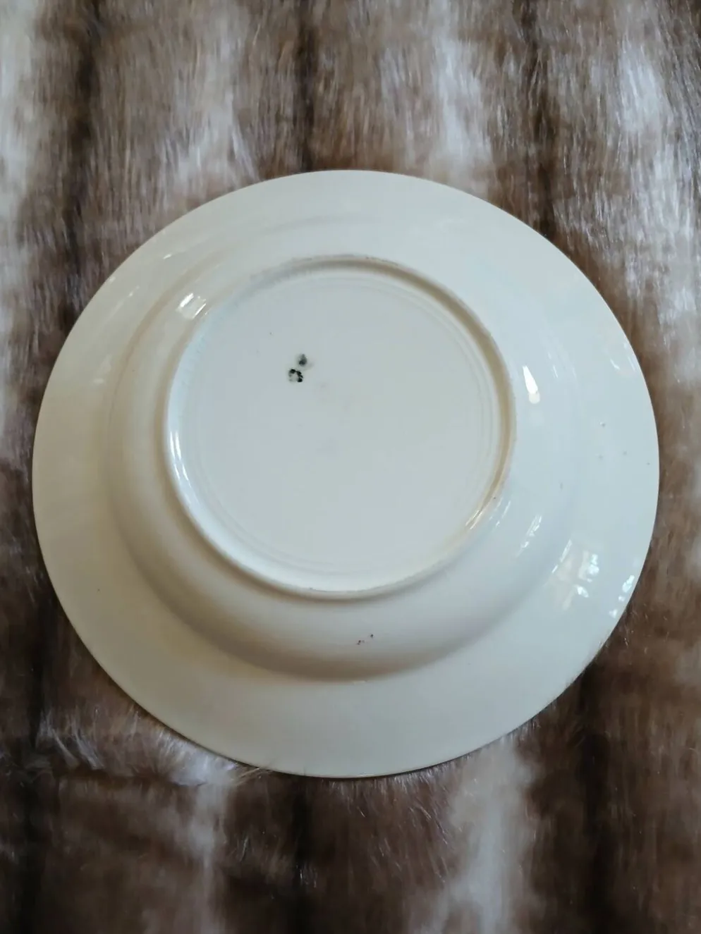 9 assiettes creuses anciennes dépareillées