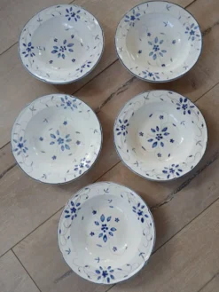 5 assiettes creuses anciennes Moustiers