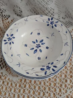 5 assiettes creuses anciennes Moustiers