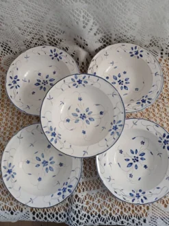 5 assiettes creuses anciennes Moustiers
