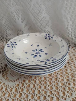 5 assiettes creuses anciennes Moustiers