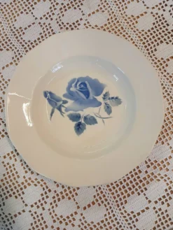 6 assiettes creuses anciennes dépareillées