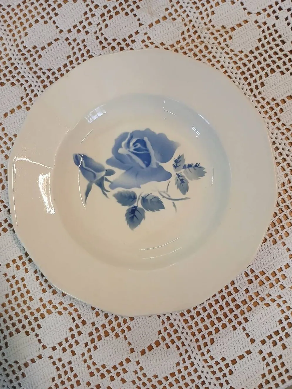 6 assiettes creuses anciennes dépareillées