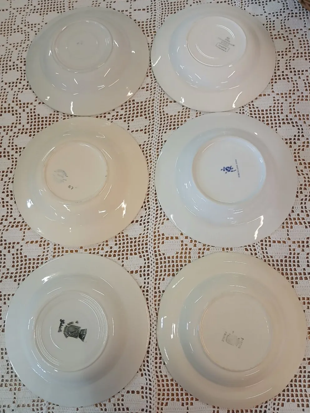 6 assiettes creuses anciennes dépareillées