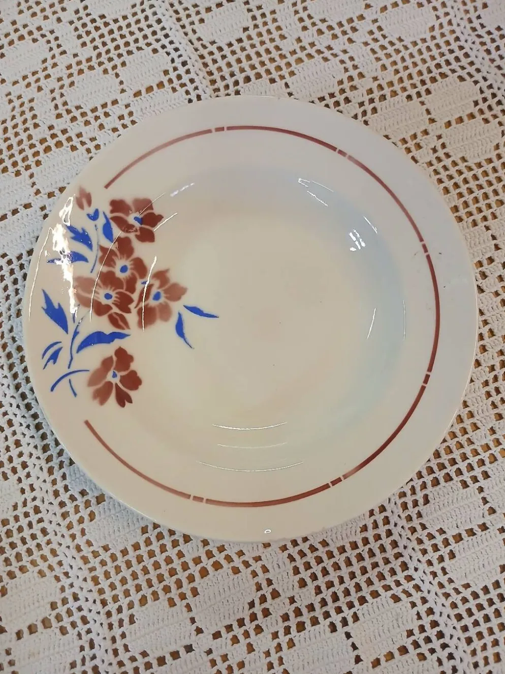 6 assiettes creuses anciennes dépareillées