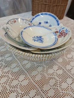 6 assiettes creuses anciennes dépareillées