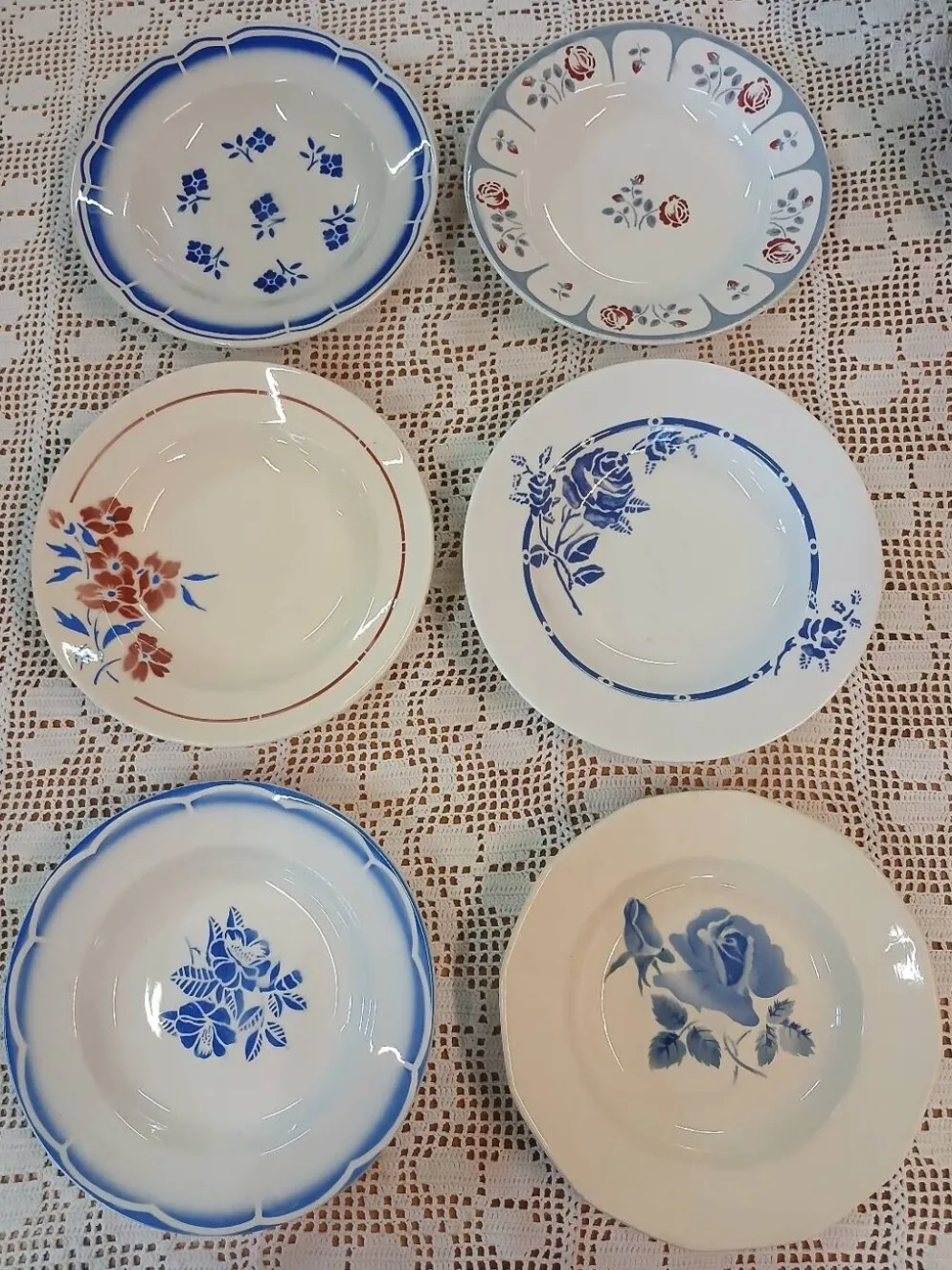 6 assiettes creuses anciennes dépareillées