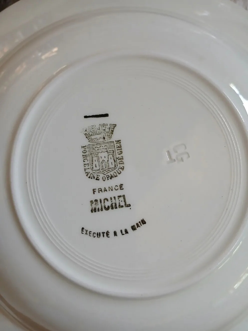 7 assiettes creuses anciennes "Michel " de Gien